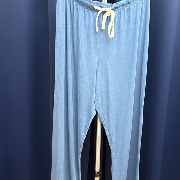 Pajama Set - Picture 2 of 4